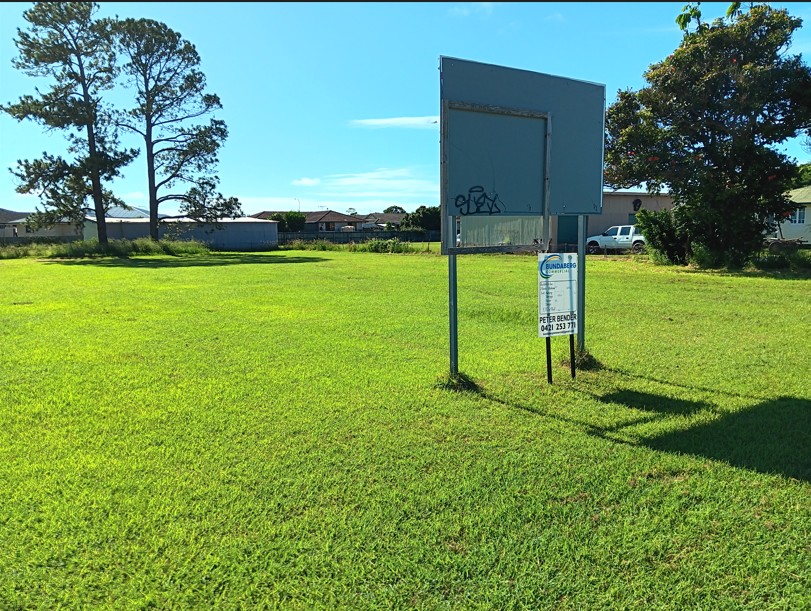 Looking southeast Bundaberg Commercial Monto Licensed Post Office for sale as a freehold business with accommodation.